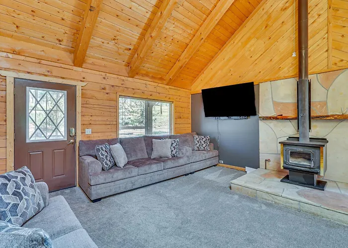 W/ Deck: 3 Mi To Luna Lake! Holiday home Alpine
