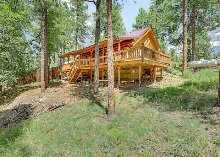 Holiday home W/ Deck: 3 Mi To Luna Lake! *